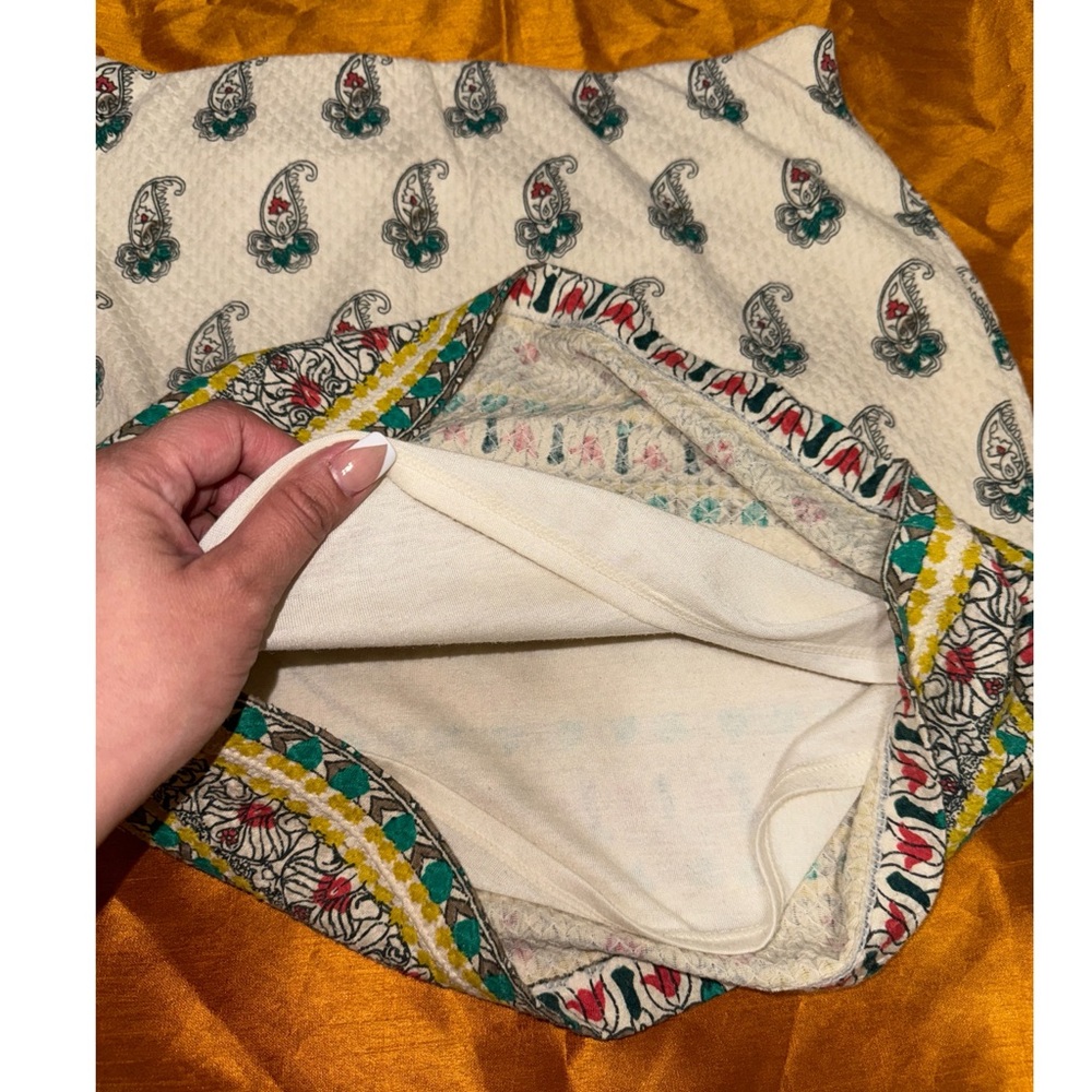 Paisley Print Cream Skirt - Picture 3 of 8